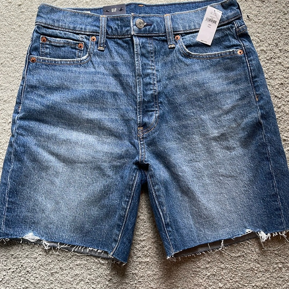 NWT GAP High Rise Cheeky MIDI Short Size 29 /8 Tall